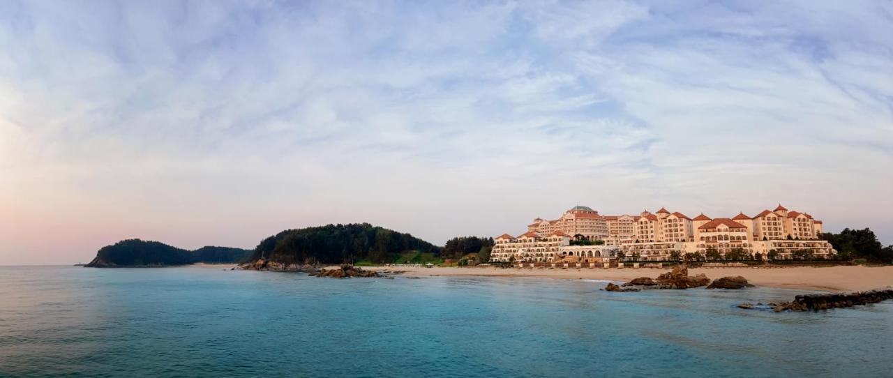 Sol Beach Yangyang Hotel ภายนอก รูปภาพ